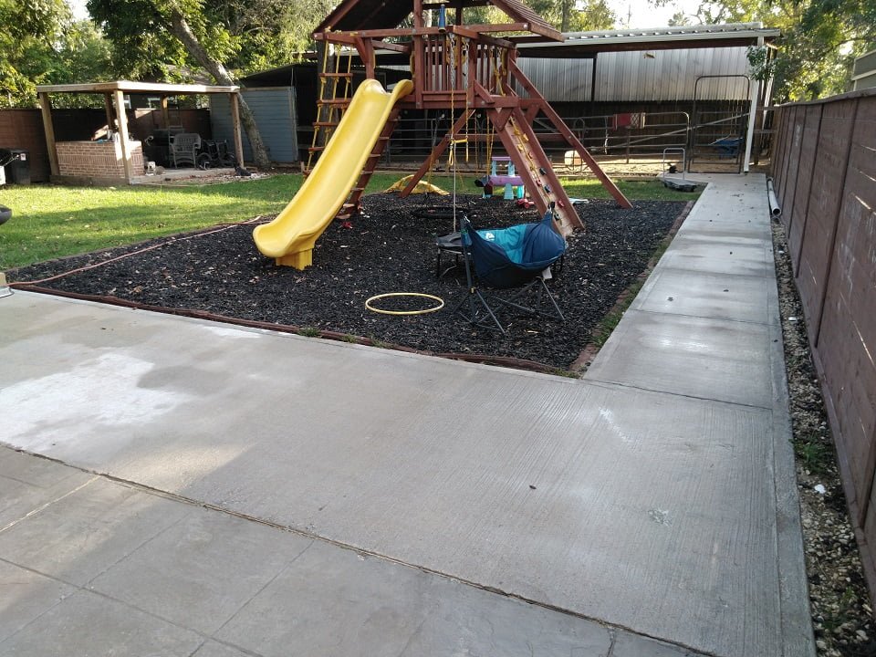 Concrete Cleaning after cleaning by LKJ Preferred Services, Houston TX