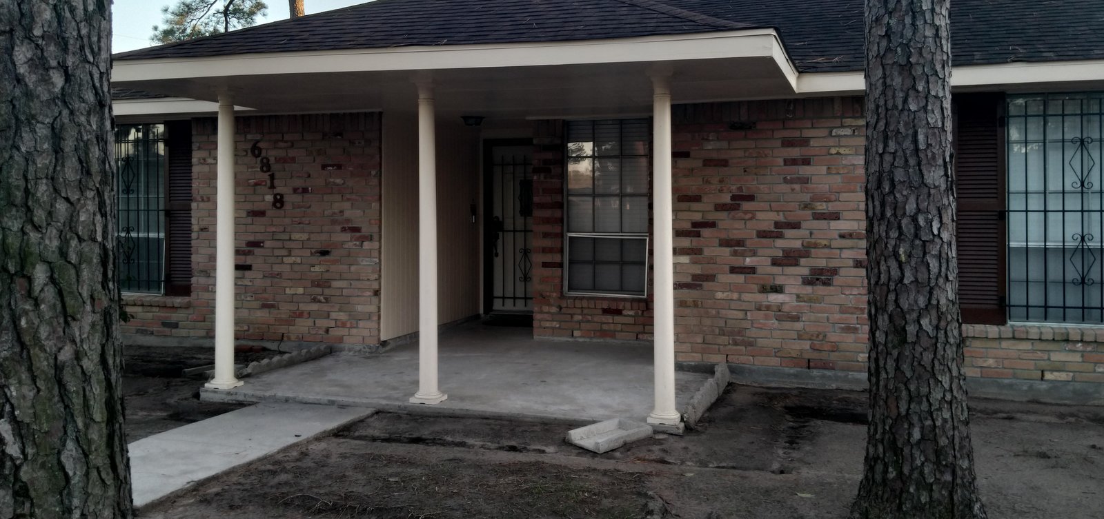 Front entrance fully cleaned by LKJ Preferred Services, Houston TX
