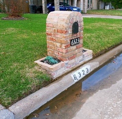 Mailbox after algae cleaned by LKJ Preferred Services, Houston TX