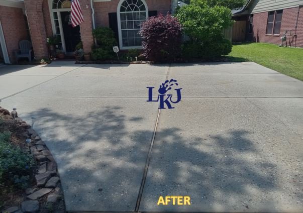 Driveway Cleaning after cleaning by LKJ Preferred Services, Houston TX